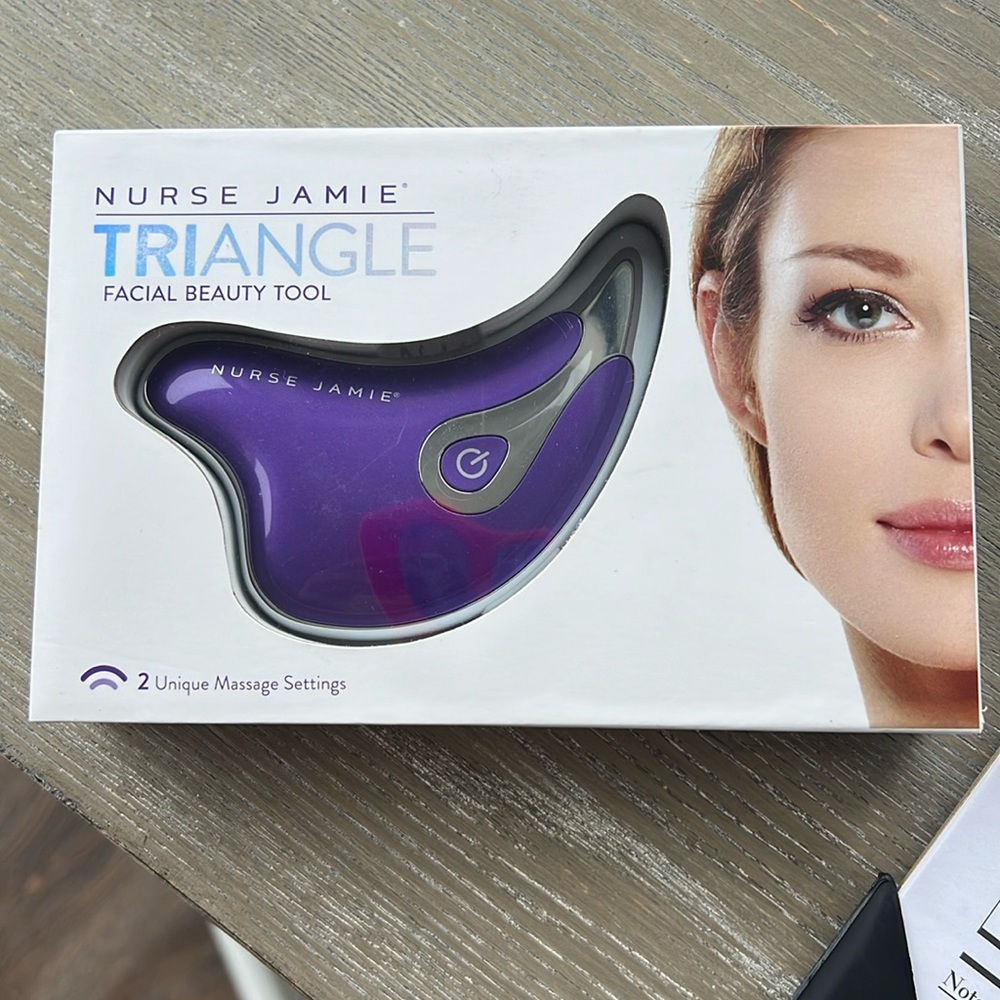 TRIANGLE FACIAL TOOL